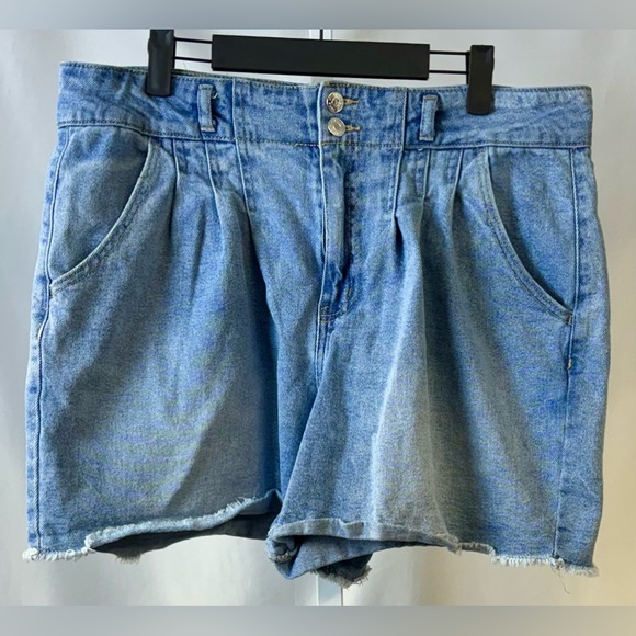 Wild Fable Highest Rise A-line Pleated Medium Wash Denim Shorts 4” Inseam Sz 16 - Picture 10 of 10
